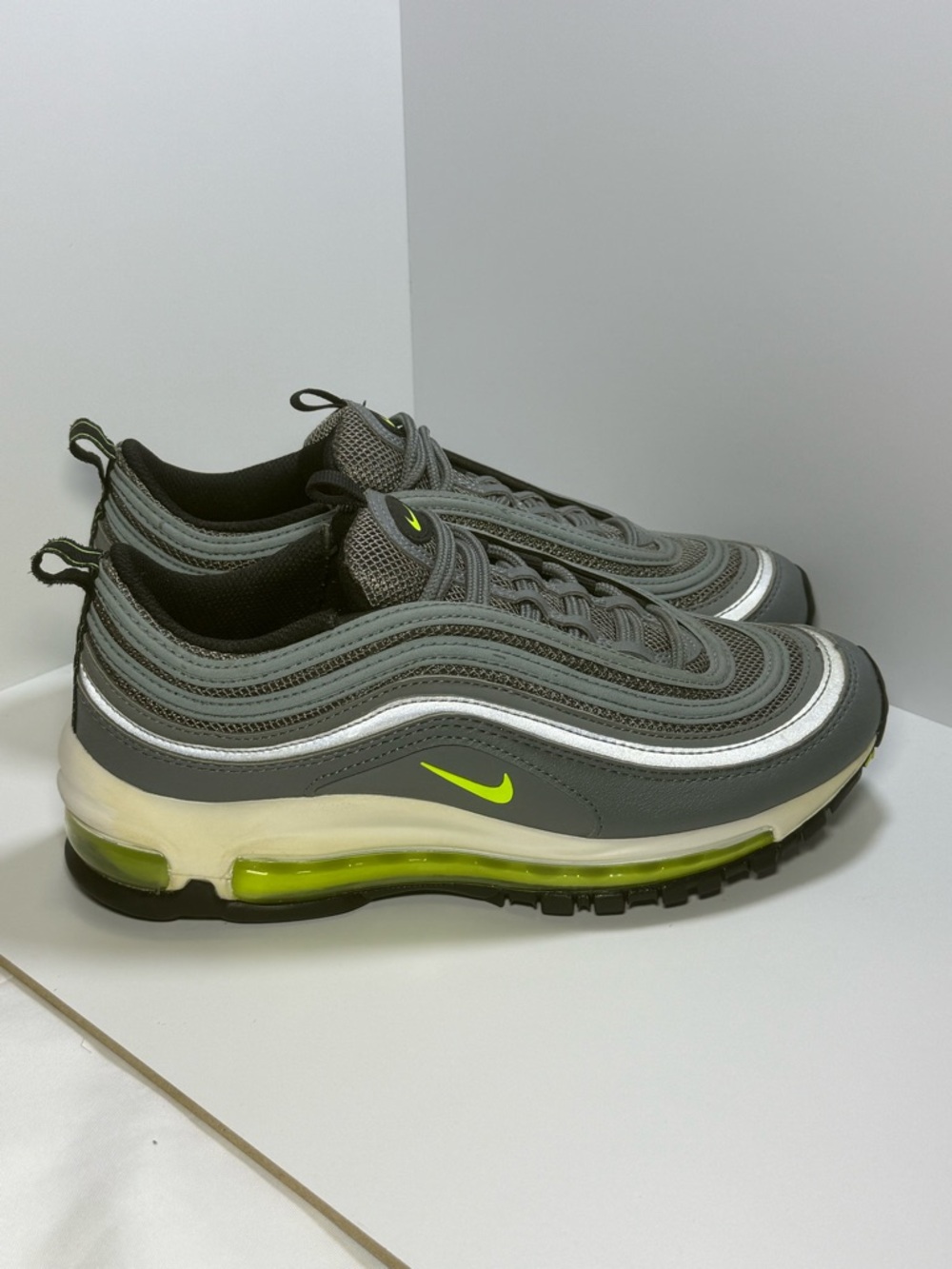 Nike Air Max 97 Gray Volt Neon Size 5Y Youth (No Box) Atlétic Running Shoes
